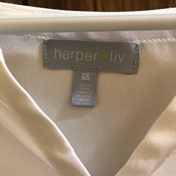 Beautiful White Tunic - Picture 3 of 3